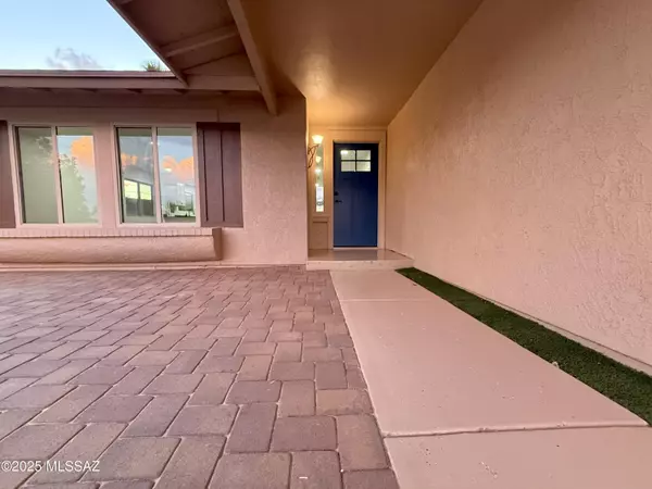 Tucson, AZ 85746,7640 S Camino Escarpado