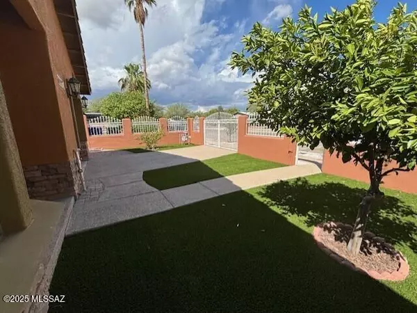 Tucson, AZ 85745,1611 W Delaware ST