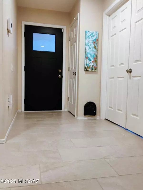 Green Valley, AZ 85614,143 N Crescent Bell DR