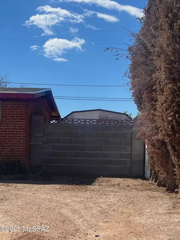 Tucson, AZ 85710,7132 E Eastland ST
