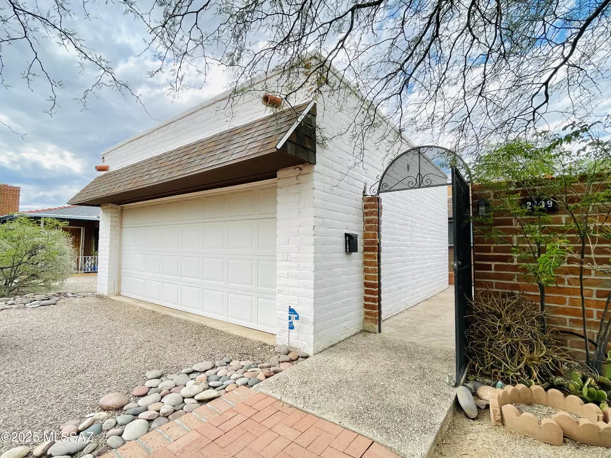 Tucson, AZ 85719,2139 E 10Th ST