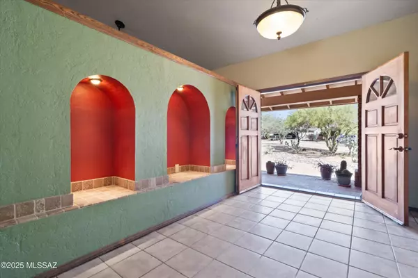 Tucson, AZ 85742,8741 N Chinaberry WAY