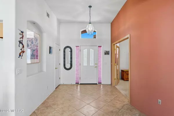 Oro Valley, AZ 85737,441 E Desert Golf PL