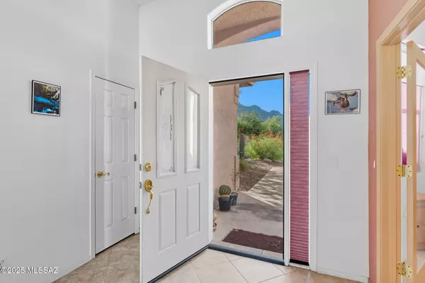 Oro Valley, AZ 85737,441 E Desert Golf PL