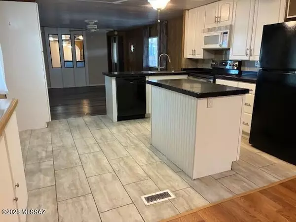 182 N Warren RD, Benson, AZ 85602