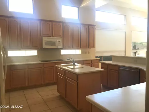 Oro Valley, AZ 85755,13842 N Slazenger DR