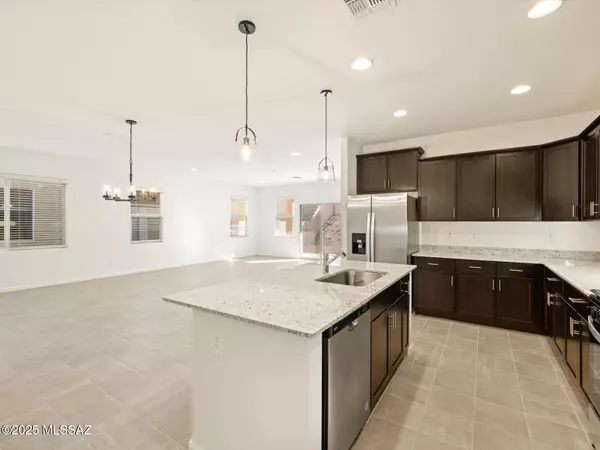 Tucson, AZ 85757,6957 W Sweetshade LN