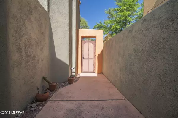 Tubac, AZ 85646,109 Post WAY