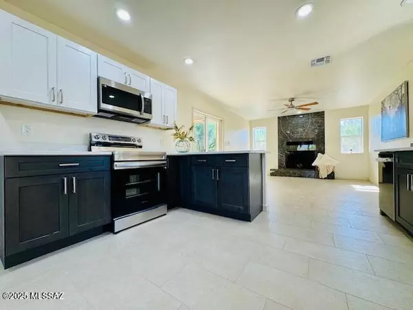 Tucson, AZ 85710,9032 E 2nd PL