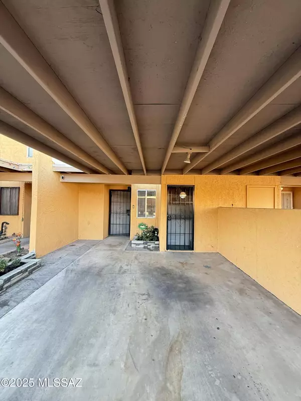 712 W Limberlost DR #36, Tucson, AZ 85705