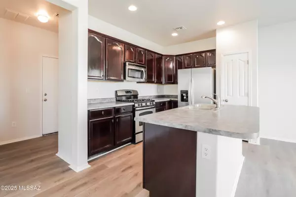 Sahuarita, AZ 85629,1027 E Madera Grove LN