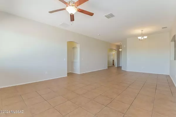 Tucson, AZ 85757,7577 S Granite Hill DR