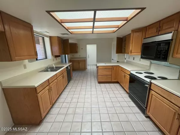 Green Valley, AZ 85622,1820 W Camino Urbano