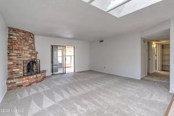 Tucson, AZ 85710,9468 E Shiloh ST