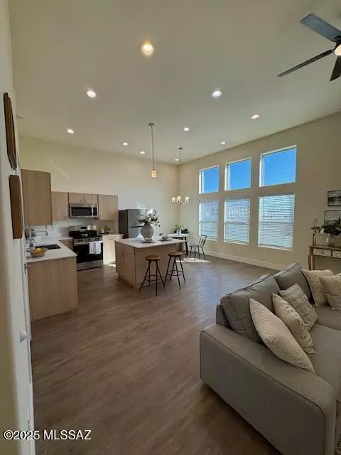 Tucson, AZ 85705,544 E Limberlost DR