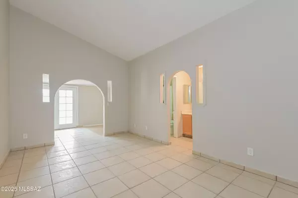 Tucson, AZ 85706,737 E Oregon ST