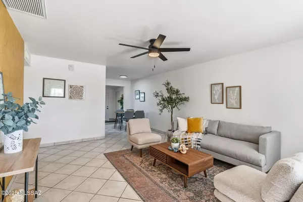 Tucson, AZ 85711,5741 E 33rd ST