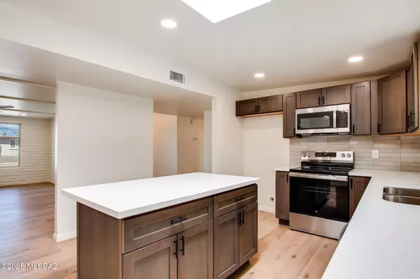 Tucson, AZ 85710,8418 E Rolling Ridge ST