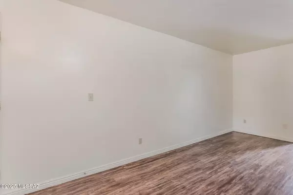 Tucson, AZ 85716,770 N Dodge BLVD #10