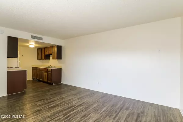 Tucson, AZ 85712,2625 N Alvernon WAY #B3