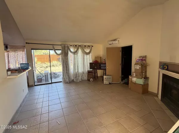 Tucson, AZ 85745,2860 W CALLE DE DALIAS