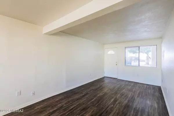 Tucson, AZ 85705,455 W Kelso ST #118