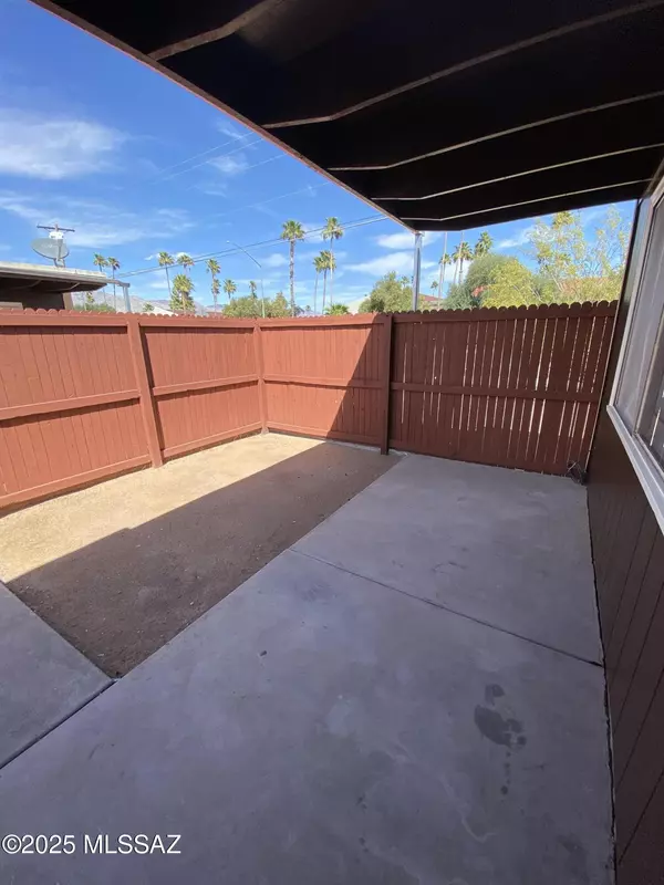 Tucson, AZ 85716,2625 N Alvernon WAY #E1