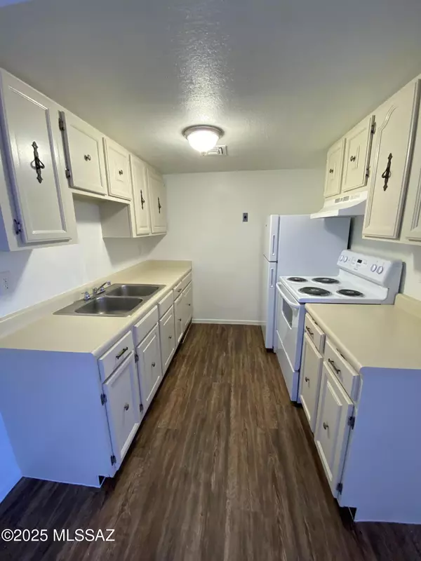 Tucson, AZ 85716,2625 N Alvernon WAY #E1