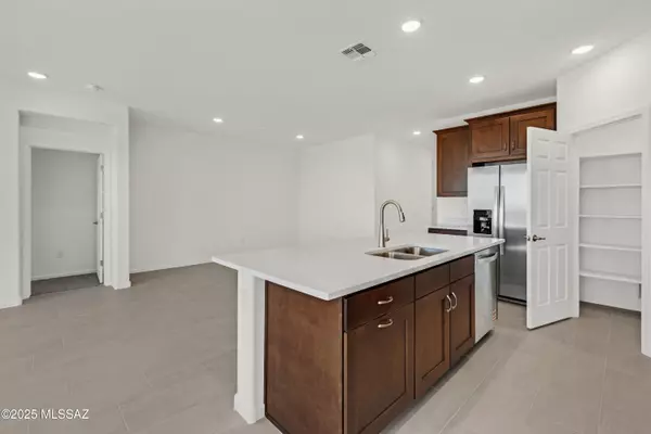 Vail, AZ 85641,10128 S Arnold Ranch CT