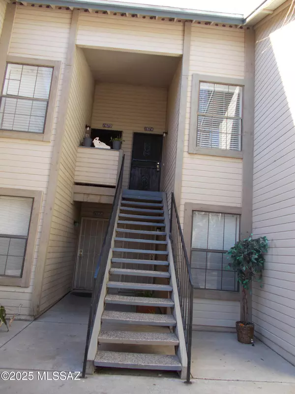 Tucson, AZ 85746,1674 W Park Wood LN