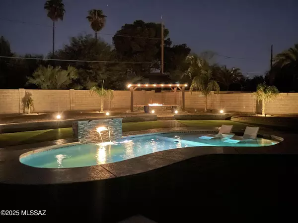 Tucson, AZ 85711,521 S Craycroft RD