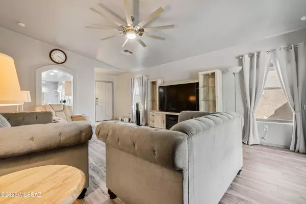 Tucson, AZ 85756,7172 S Shipmans Tale CT