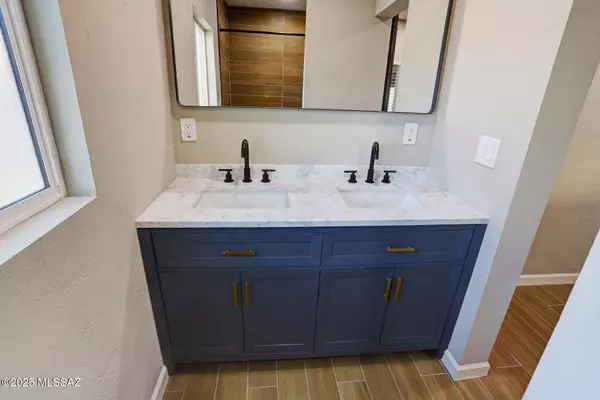 Tucson, AZ 85711,4733 E 18th ST