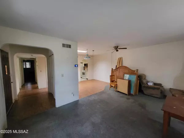 Green Valley, AZ 85614,237 N Calle Del Diablo