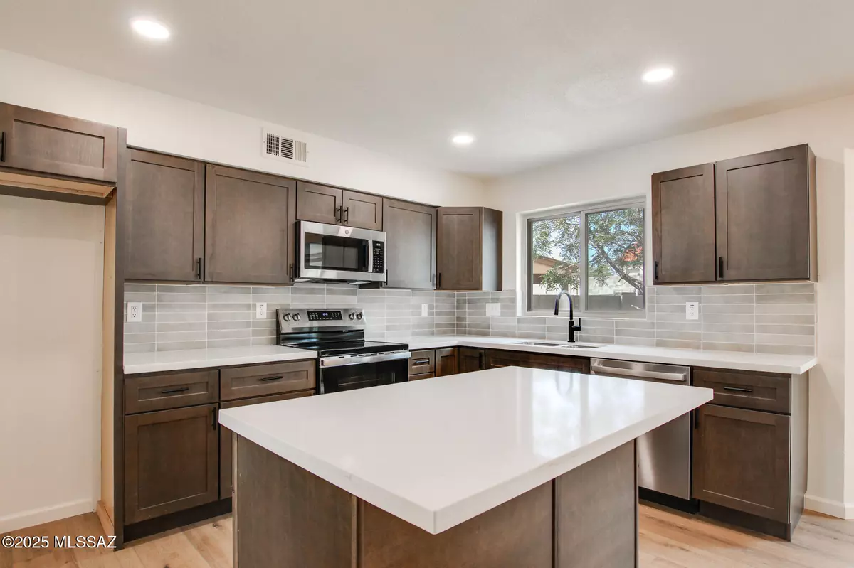 Tucson, AZ 85742,5168 W Bluejay ST