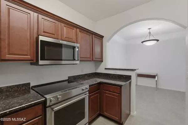 Tucson, AZ 85718,2550 E River RD #3101