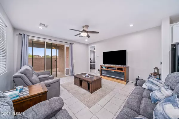 Sahuarita, AZ 85629,663 W Calle Espadero