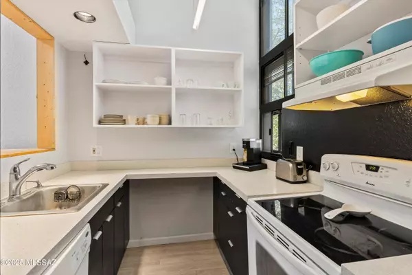 Tucson, AZ 85715,7622 E Callisto CIR #202