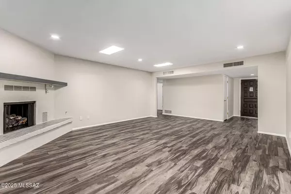 Green Valley, AZ 85614,230 E Paseo De Golf