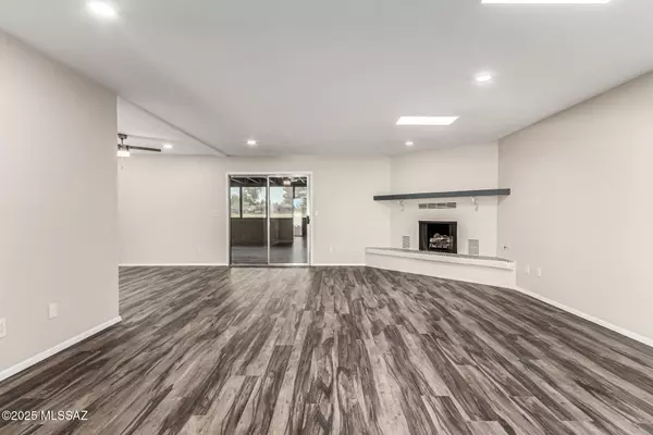 Green Valley, AZ 85614,230 E Paseo De Golf