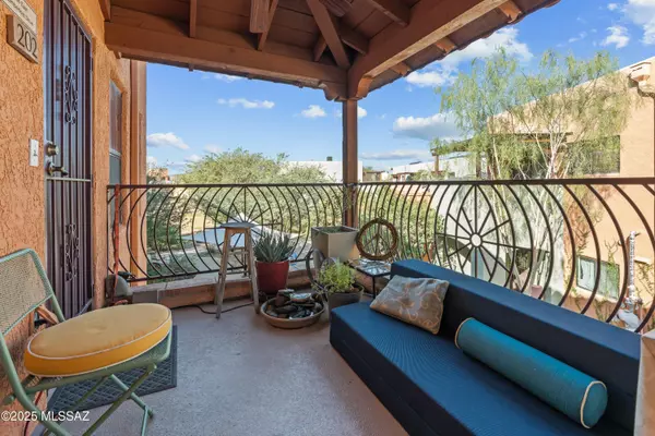 Tucson, AZ 85705,166 E Limberlost DR #202