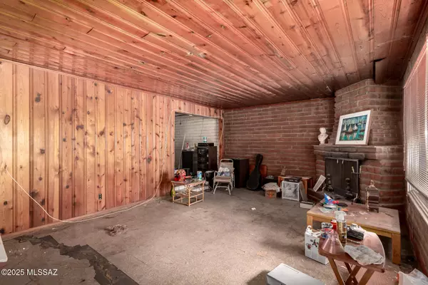 Tucson, AZ 85711,5921 E 32nd ST