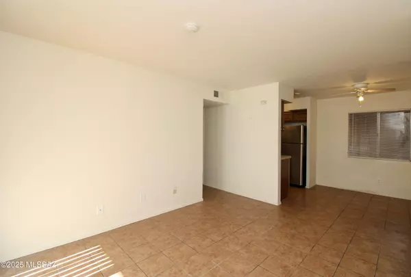 Tucson, AZ 85719,1810 E Blacklidge DR #501