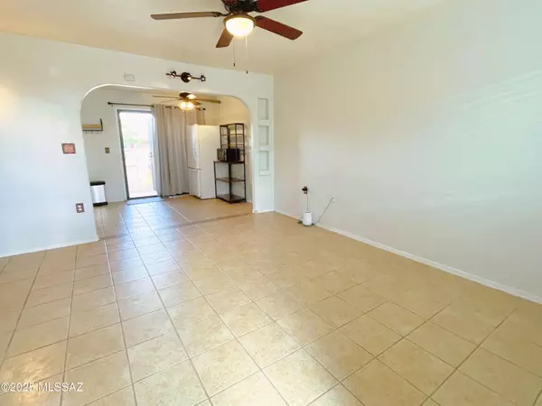 Tucson, AZ 85745,350 N Silverbell RD #89