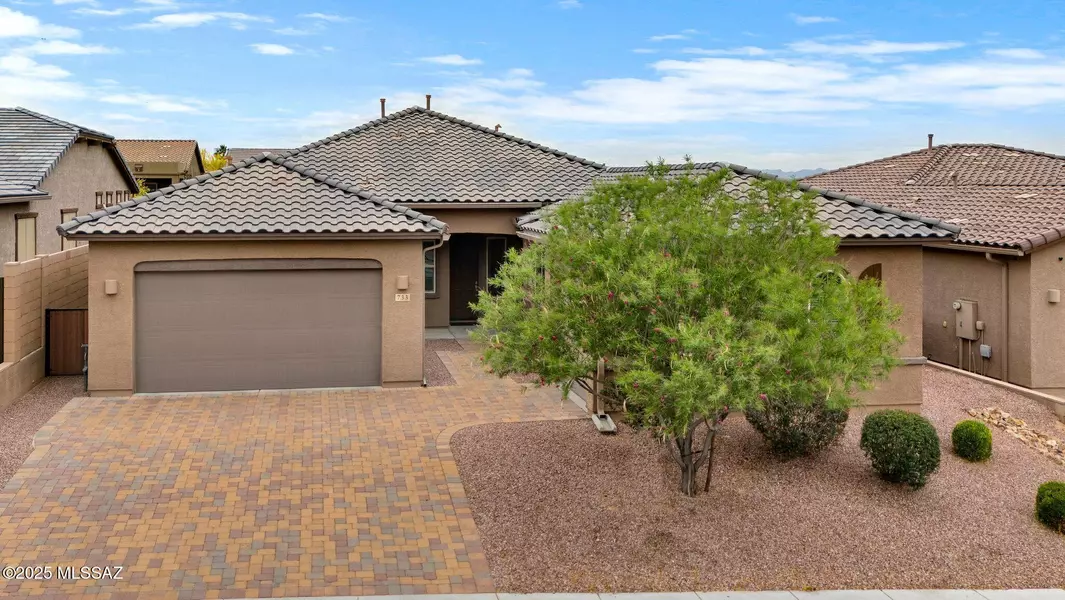 733 W Champions Run WAY, Oro Valley, AZ 85755
