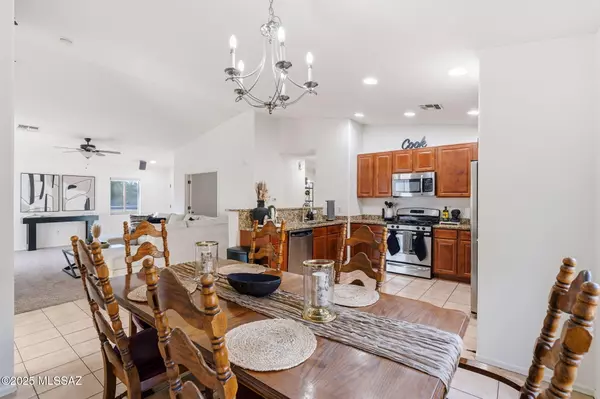 102 S Beyerville PL, Sahuarita, AZ 85629