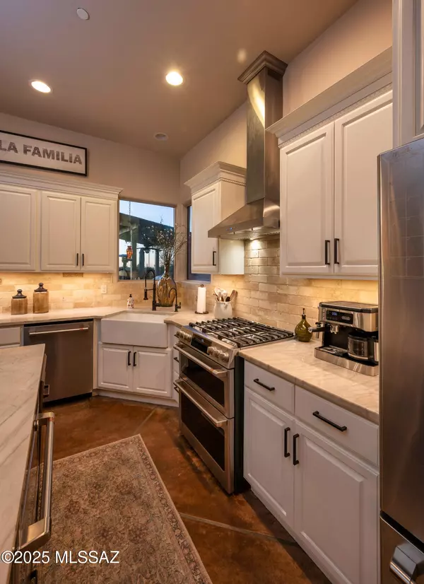 Tucson, AZ 85704,5702 N Lady LN