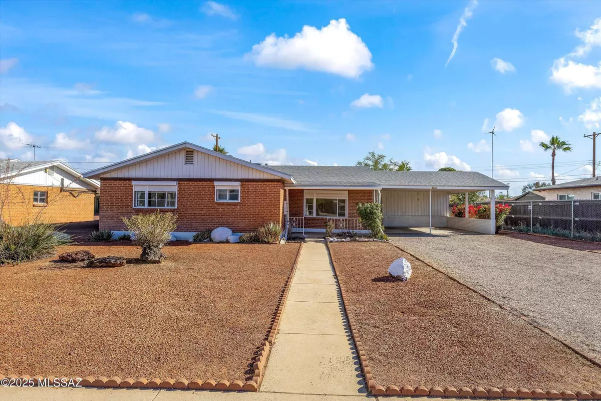 Tucson, AZ 85712,1232 N Swan RD