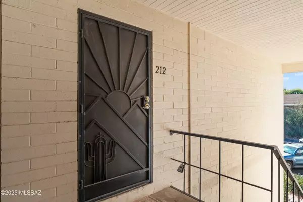 Tucson, AZ 85710,8060 E Broadway BLVD ##212