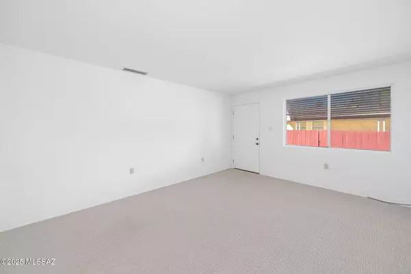 Tucson, AZ 85745,488 N Silverbell RD #UNIT A